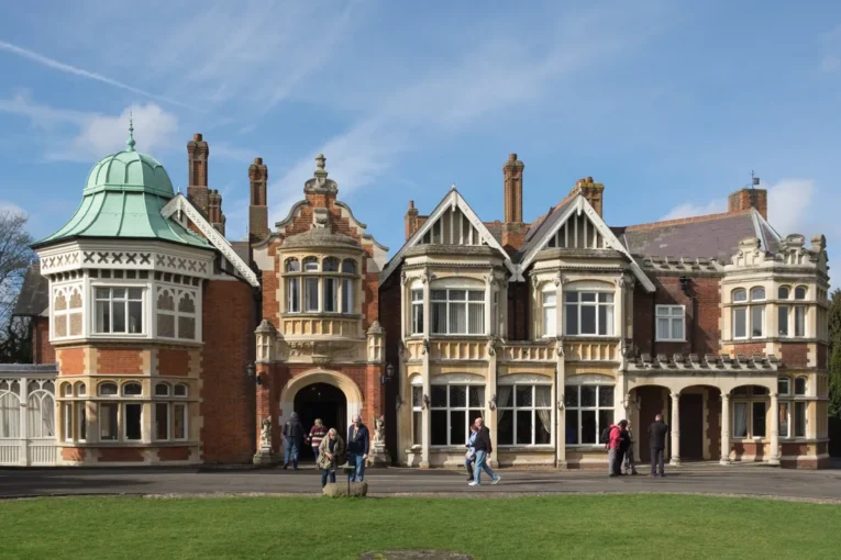 Bletchley Park, místo prvního summitu o bezpečnosti AI (ilustrační snímek)